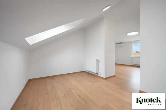 Pronájem kanceláře, Brno, Štefánikova, 400 m2