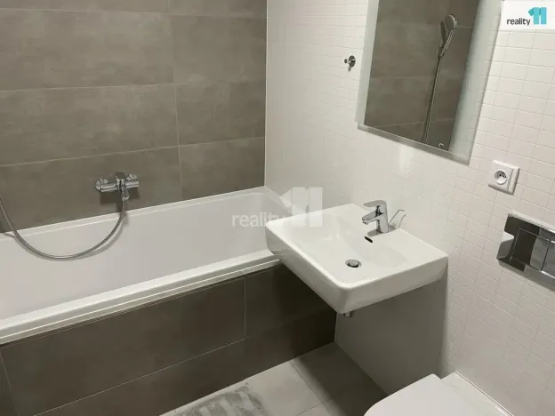 Pronájem bytu 2+kk, Praha - Kobylisy, Služská, 46 m2