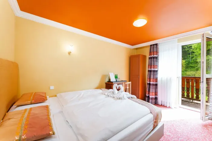 Prodej ubytování, Jáchymov, Fibichova, 578 m2
