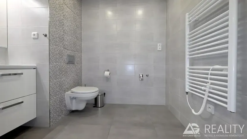 Pronájem bytu 3+1, Praha - Dejvice, Krohova, 76 m2