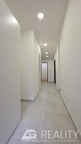 Pronájem bytu 3+1, Praha - Dejvice, Krohova, 76 m2