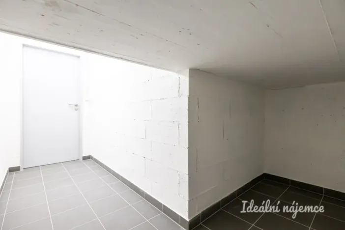 Pronájem bytu 1+kk, Praha - Hostivař, Arnošta Staňka, 34 m2