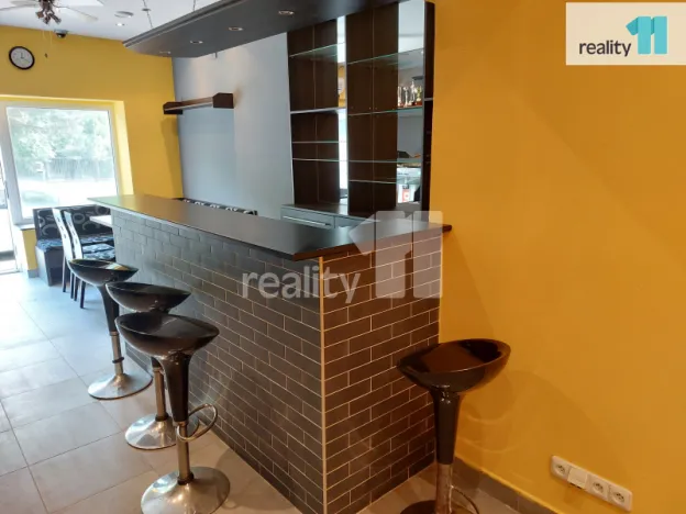 Pronájem komerční nemovitosti, Karlovy Vary - Dvory, Chebská, 34 m2