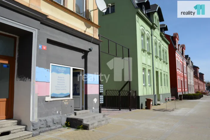 Pronájem komerční nemovitosti, Karlovy Vary - Dvory, Chebská, 34 m2