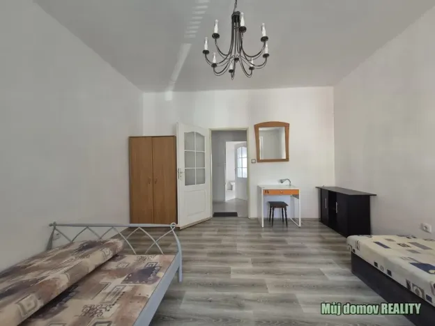 Pronájem obchodního prostoru, Žatec, Husitské náměstí, 300 m2