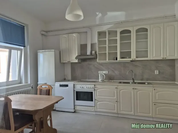 Pronájem obchodního prostoru, Žatec, Husitské náměstí, 300 m2