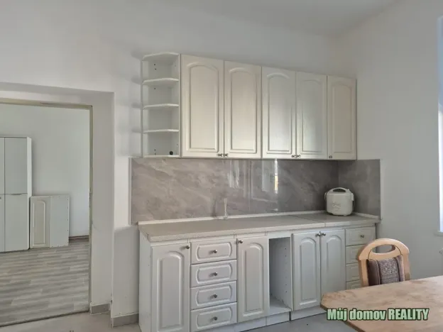 Pronájem obchodního prostoru, Žatec, Husitské náměstí, 300 m2