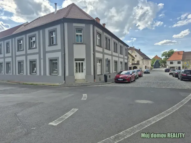 Pronájem obchodního prostoru, Žatec, Husitské náměstí, 300 m2