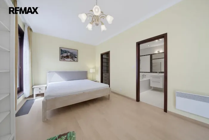 Prodej bytu 4+kk, Karlovy Vary, Libušina, 171 m2