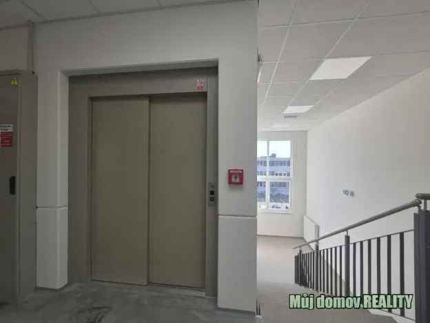 Pronájem skladu, Praha - Hostivař, K pérovně, 550 m2
