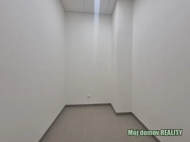 Pronájem skladu, Praha - Hostivař, K pérovně, 550 m2