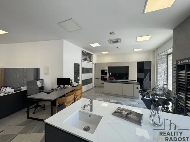Pronájem obchodního prostoru, Brno - Brno-město, 109 m2