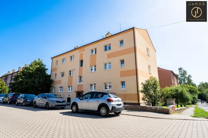 Prodej bytu 2+1, Unhošť, Komenského, 48 m2