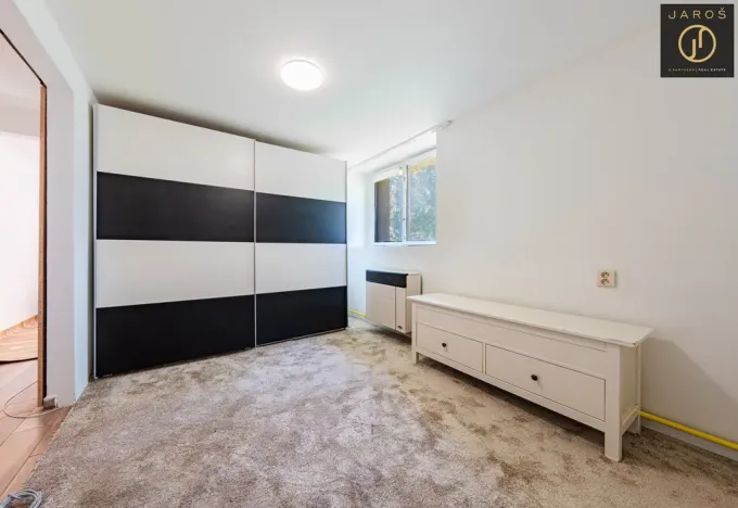 Prodej bytu 2+1, Unhošť, Komenského, 48 m2
