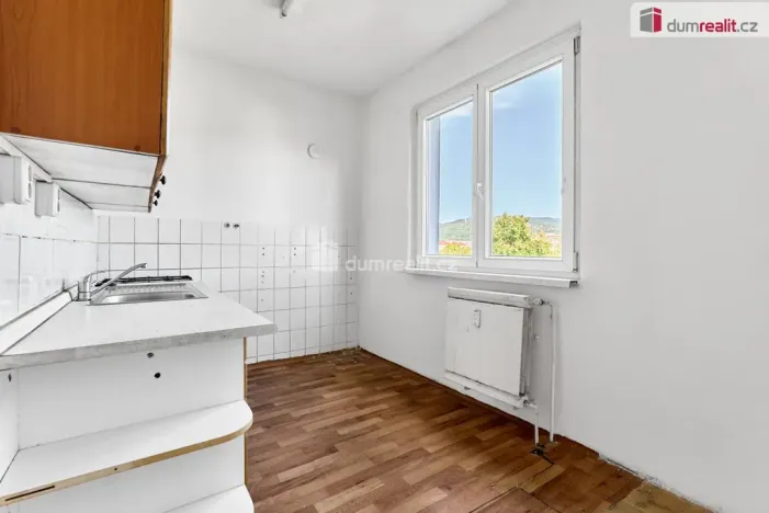 Prodej bytu 3+1, Ostrov, Májová, 69 m2