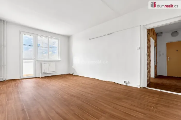 Prodej bytu 3+1, Ostrov, Májová, 69 m2