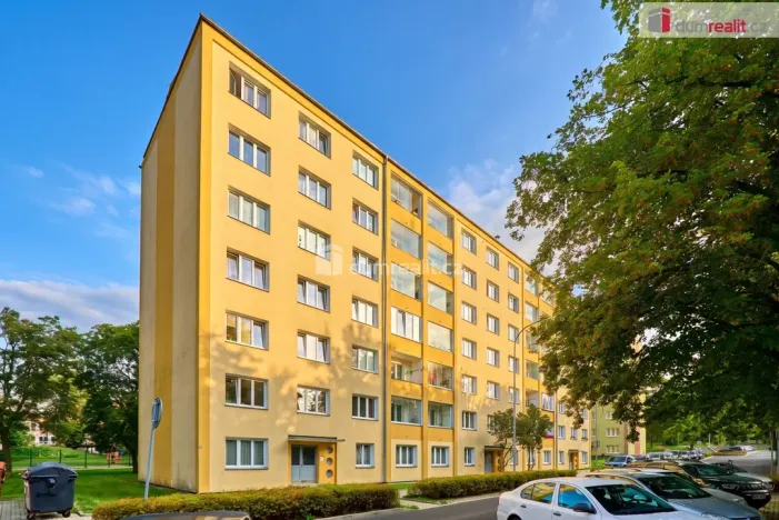 Prodej bytu 3+1, Ostrov, Májová, 69 m2