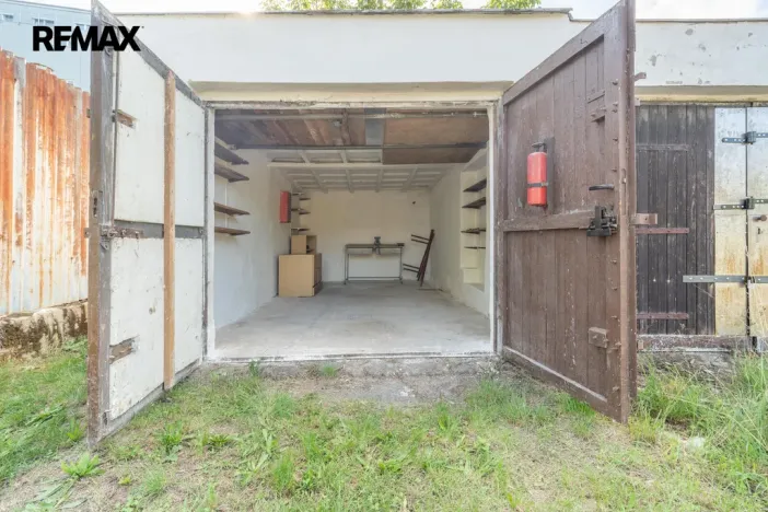 Prodej garáže, Praha, Železnobrodská, 21 m2