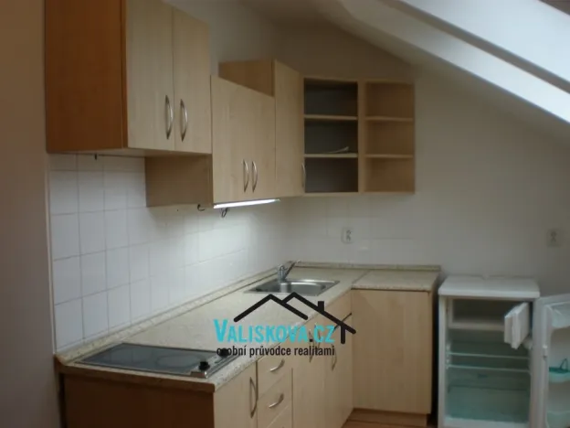 Pronájem bytu 1+kk, Kroměříž, Dobrovského, 42 m2