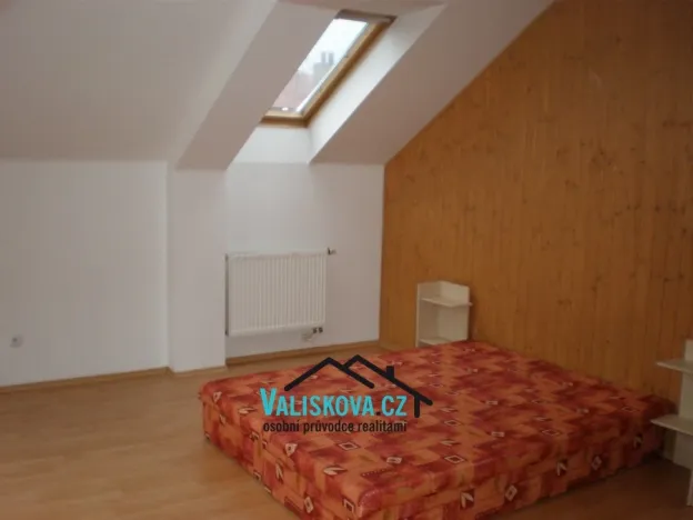 Pronájem bytu 1+kk, Kroměříž, Dobrovského, 42 m2