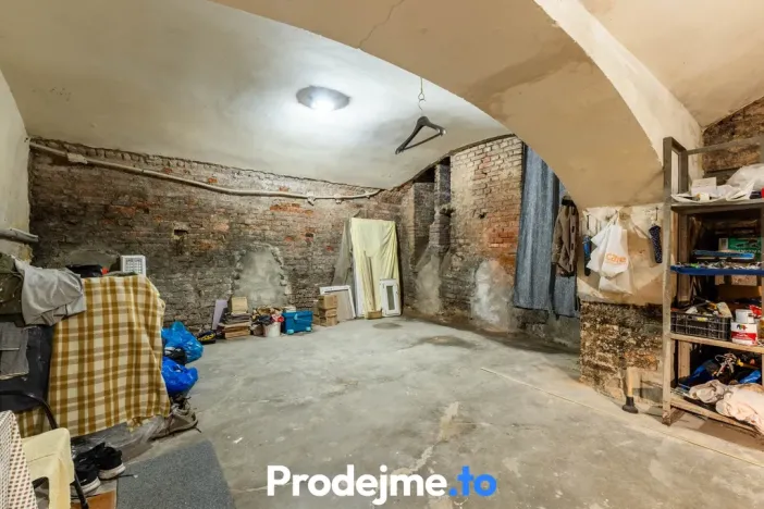 Pronájem skladu, Praha - Smíchov, Preslova, 226 m2
