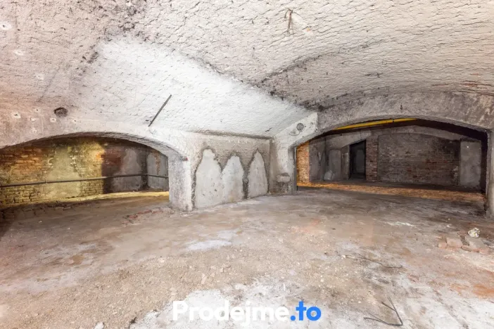 Pronájem skladu, Praha - Smíchov, Preslova, 226 m2