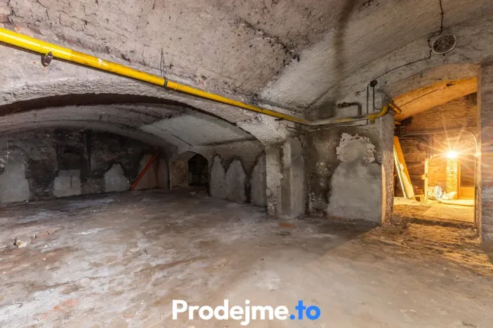 Pronájem skladu, Praha - Smíchov, Preslova, 226 m2