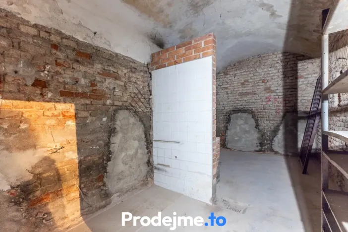 Pronájem skladu, Praha - Smíchov, Preslova, 226 m2