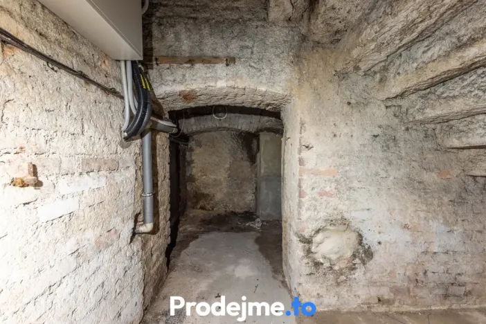 Pronájem skladu, Praha - Smíchov, Preslova, 226 m2