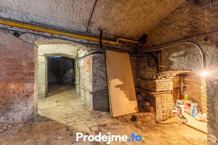 Pronájem skladu, Praha - Smíchov, Preslova, 226 m2