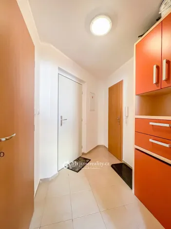 Prodej bytu 1+kk, Znojmo - Oblekovice, Oblekovická, 40 m2