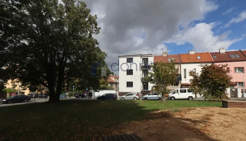 Pronájem bytu 2+kk, Praha, K lipám, 45 m2