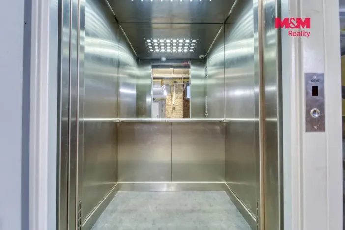 Prodej obchodního prostoru, Praha, Jugoslávských partyzánů, 16 m2