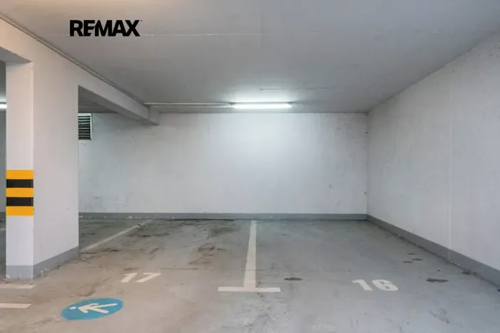 Prodej garážového stání, Praha - Břevnov, Rejchova, 12 m2