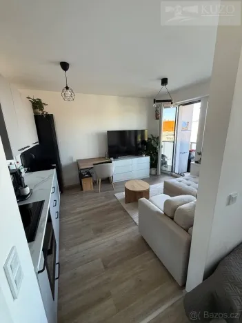 Prodej bytu 1+kk, Praha, Arnošta Staňka, 7769 m2