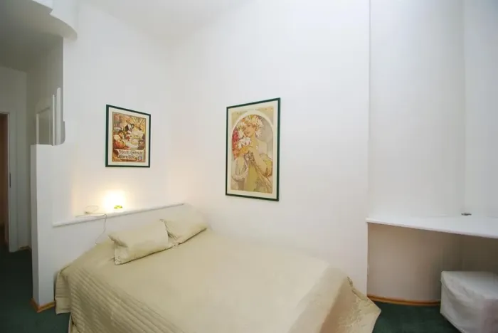 Pronájem bytu 3+kk, Praha - Nové Město, Odborů, 80 m2
