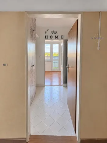 Pronájem bytu 2+1, Kralupy nad Vltavou - Lobeček, nám. J. Seiferta, 59 m2