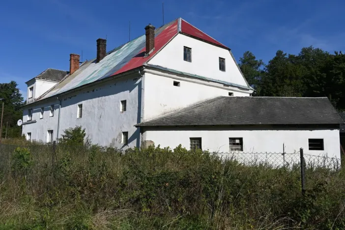 Prodej komerční nemovitosti, Lomnice - Tylov, 5700 m2