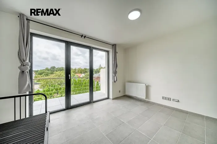 Pronájem bytu 1+kk, Velký Osek, Revoluční, 24 m2