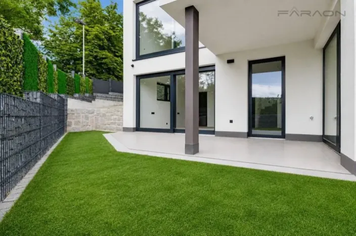 Prodej rodinného domu, Praha - Modřany, 304 m2