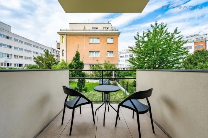Pronájem bytu 2+kk, Praha - Střešovice, Na Hubálce, 72 m2