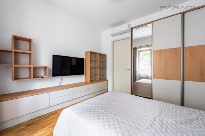 Pronájem bytu 2+kk, Praha - Střešovice, Na Hubálce, 72 m2