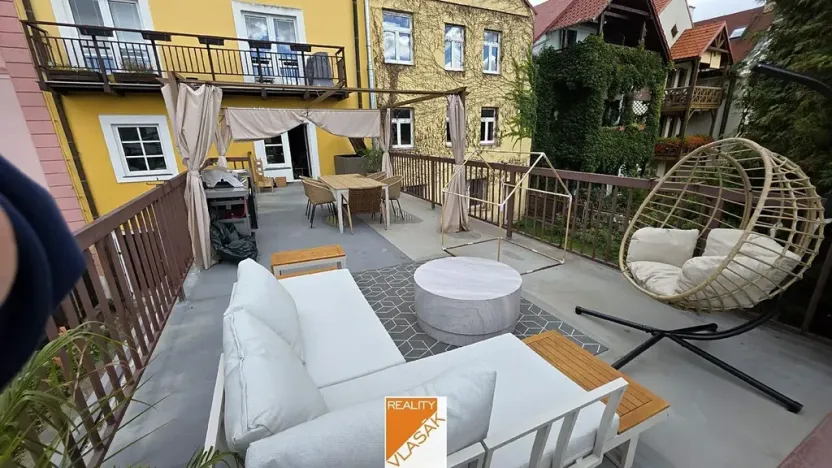 Pronájem bytu 2+1, Kadaň, Mírové náměstí, 109 m2