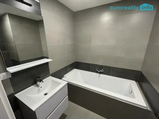 Prodej bytu 2+kk, Karlovy Vary, Sedlecká, 60 m2