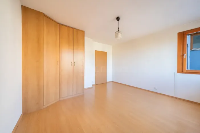 Prodej bytu 3+kk, Roztoky, Tyršovo nám., 79 m2