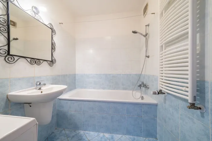 Prodej bytu 3+kk, Roztoky, Tyršovo nám., 79 m2