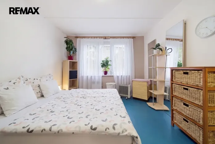 Prodej bytu 1+1, Karlovy Vary - Dvory, Chebská, 33 m2