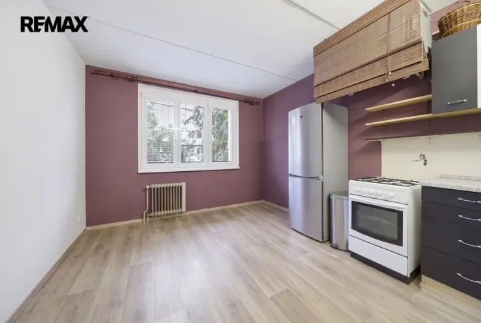 Prodej bytu 1+1, Karlovy Vary - Dvory, Chebská, 33 m2