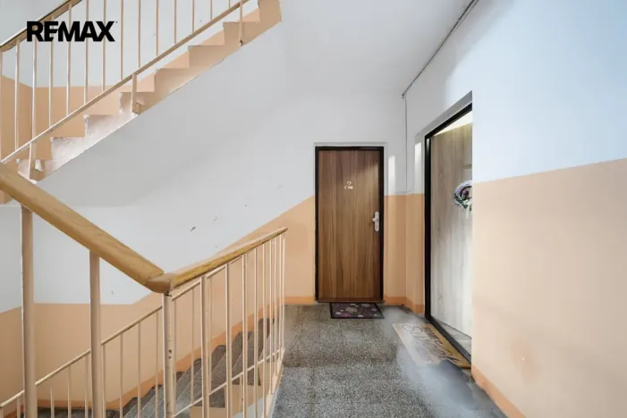 Prodej bytu 1+1, Karlovy Vary - Dvory, Chebská, 33 m2