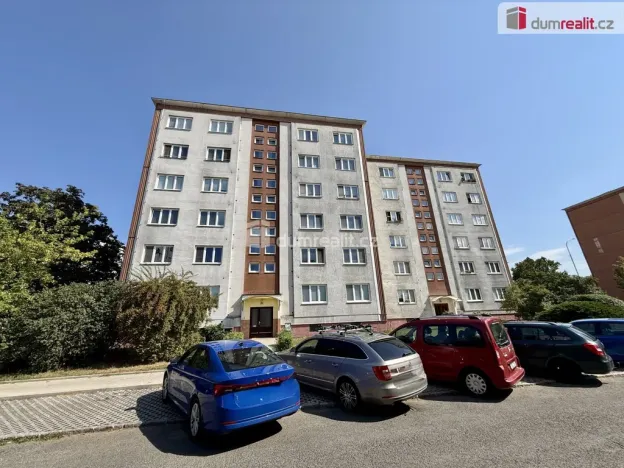 Pronájem bytu 2+kk, Kralupy nad Vltavou - Lobeček, nám. Mládežníků, 38 m2
